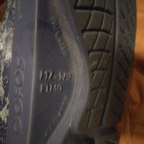 OOFOS Clogs - Picture 4 of 5